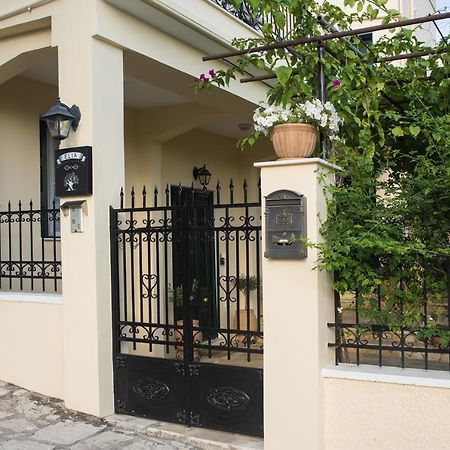 Elia Apartments Chrisso Delphi Екстер'єр фото