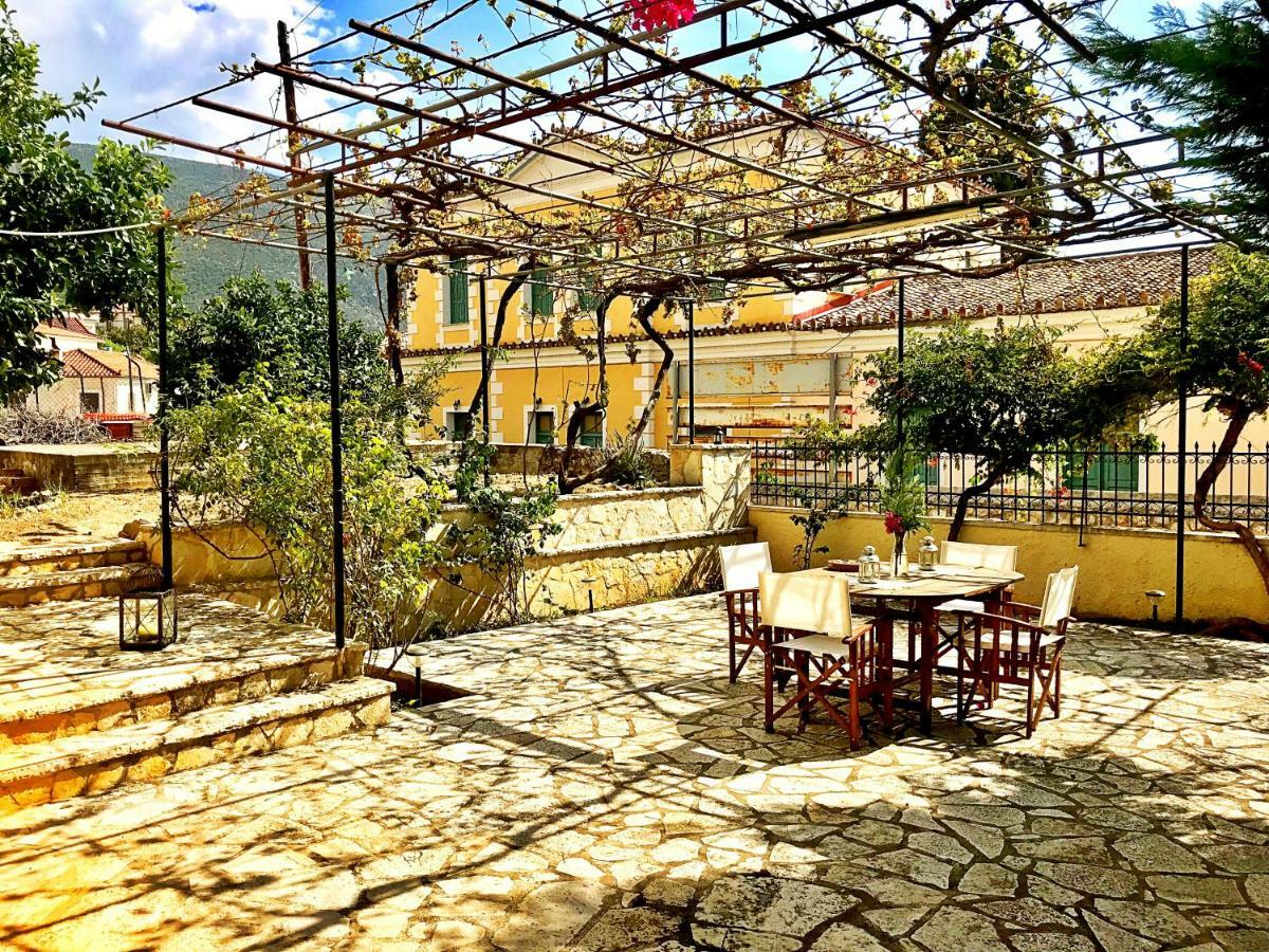 Elia Apartments Chrisso Delphi Номер фото