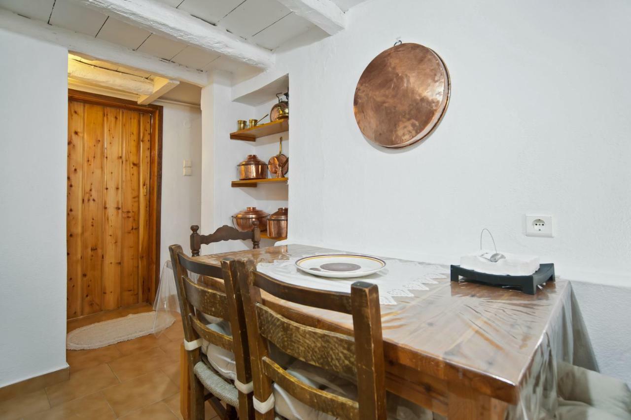 Elia Apartments Chrisso Delphi Екстер'єр фото
