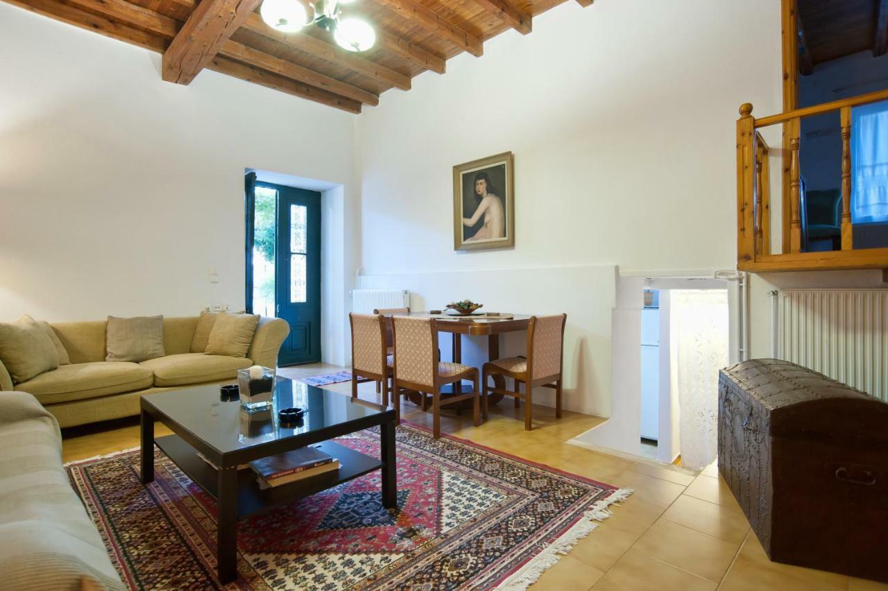 Elia Apartments Chrisso Delphi Екстер'єр фото
