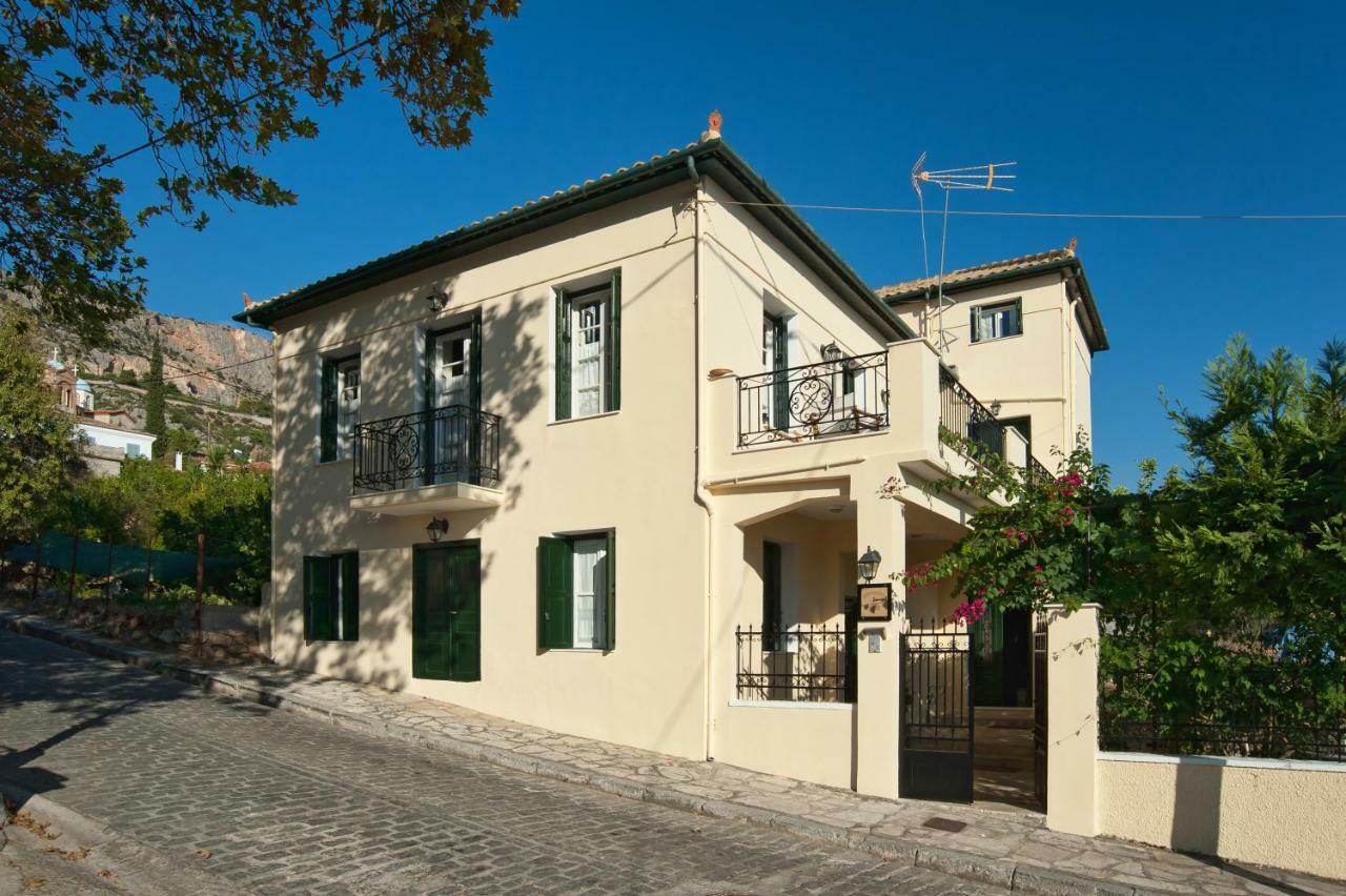 Elia Apartments Chrisso Delphi Екстер'єр фото